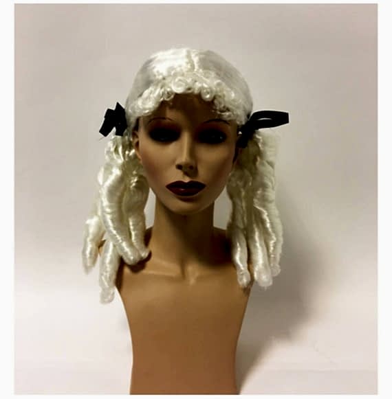 Hair club - peruca carnaval - rococo cu 2 codite Hair club - peruca carnaval - rococo cu 2 codite